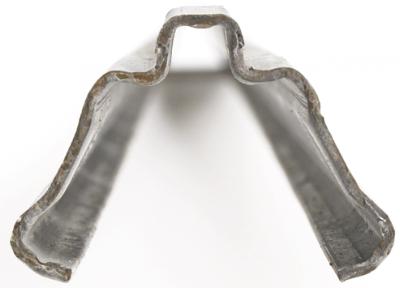 Hegnspæl, stålprofil, 2,6 m, m/26 trådfangere