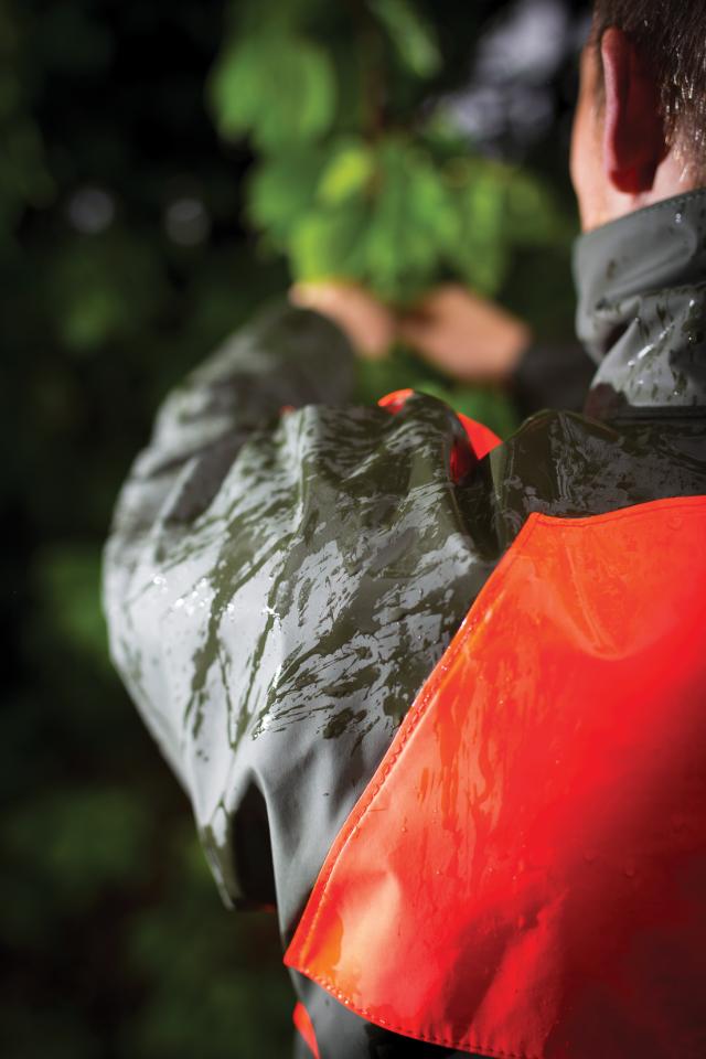 Regenkleidung und Sicherheit